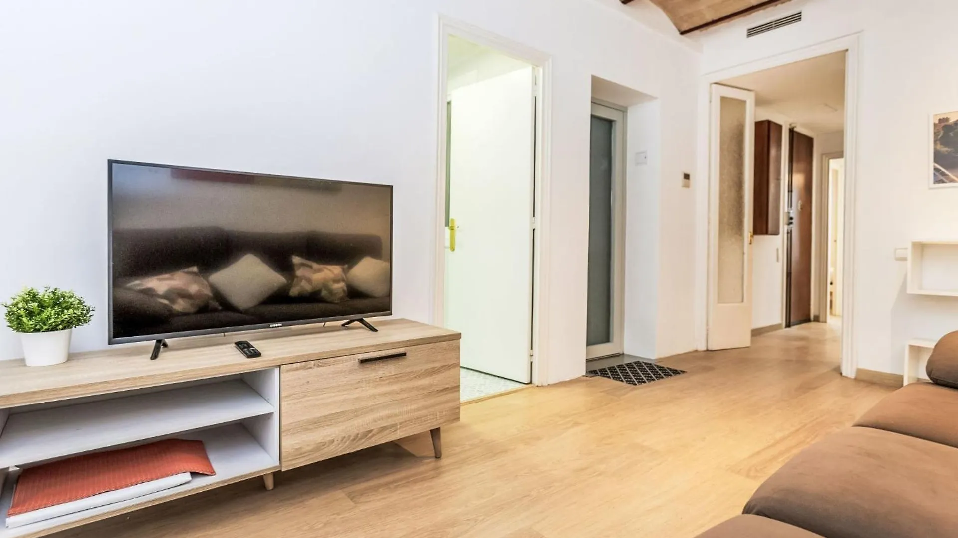 Apartment Eixample Dret Arago Roger De Lluria By Interhome Barcelona Spanien